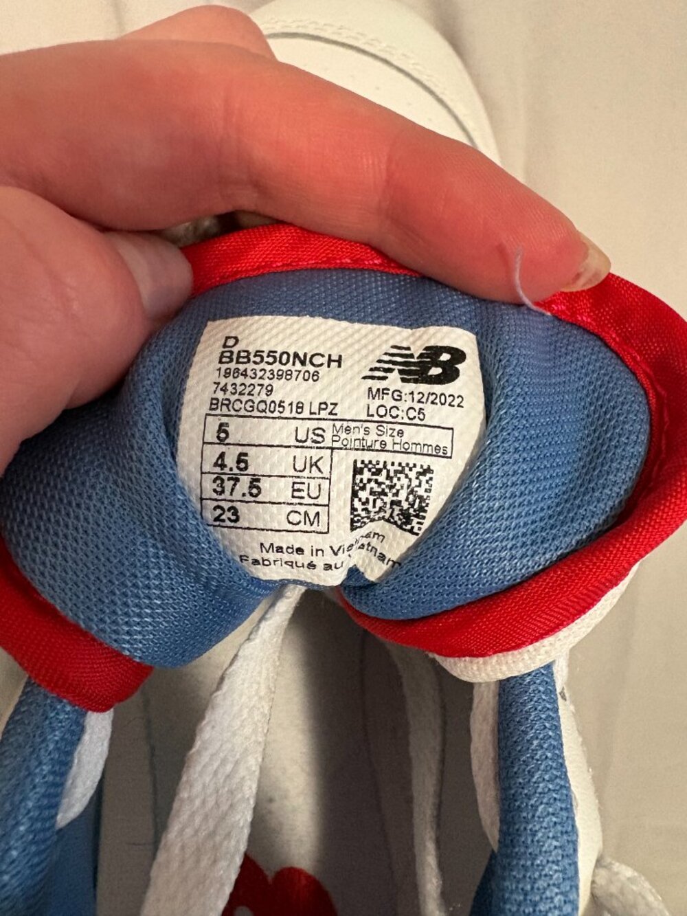 NEW - New Balance 550 White/Blue/Red Sneakers - mens us 5/womens us 6.5 - Picture 2 of 2